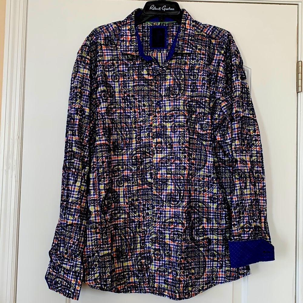 Mens VIA UOMO long sleeve shirt. Size XXL, beautiful embroidery.